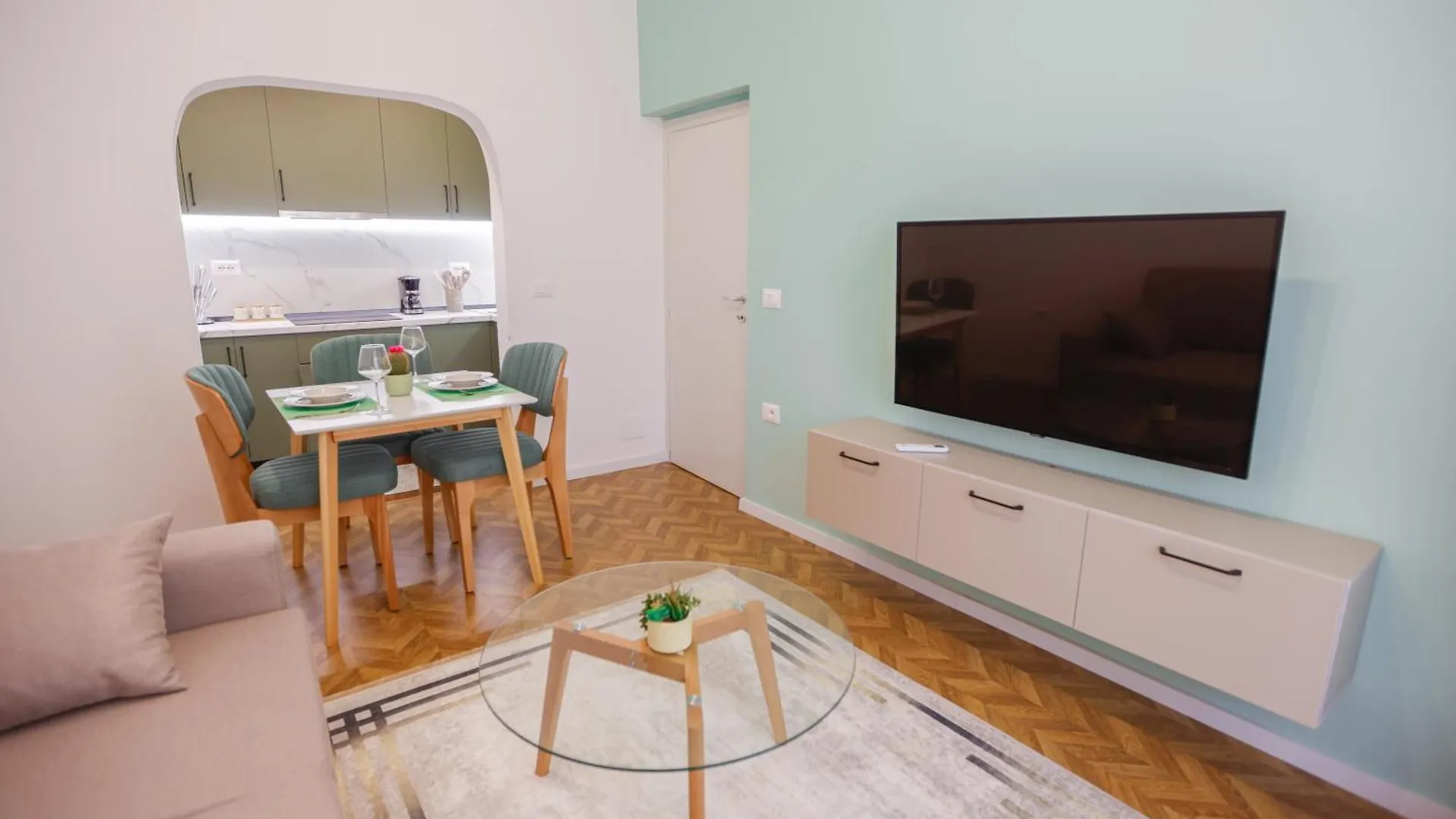 Lucjanos Studio Apartments Tirana Albania